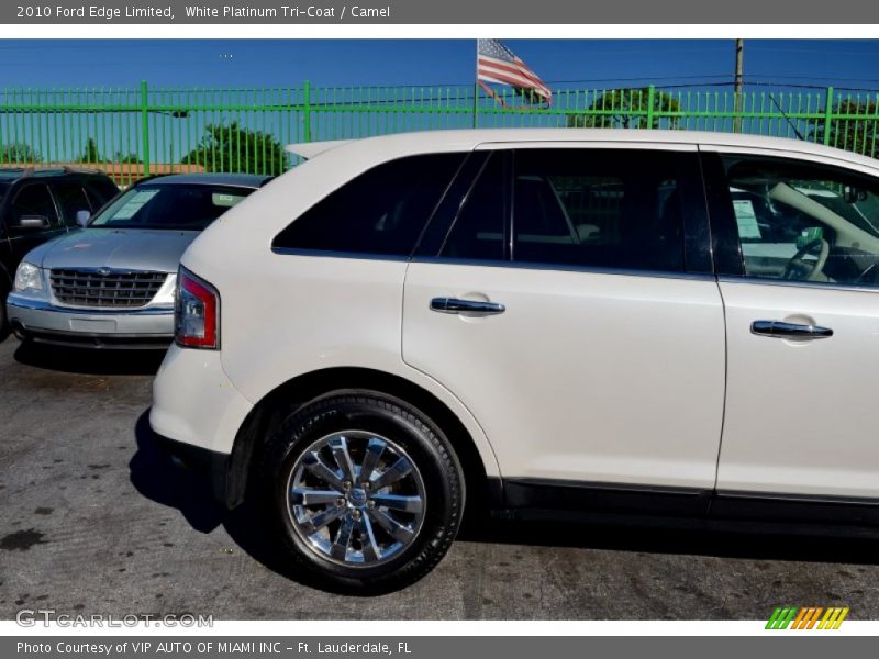 White Platinum Tri-Coat / Camel 2010 Ford Edge Limited