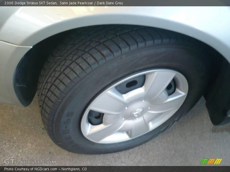 Satin Jade Pearlcoat / Dark Slate Grey 2006 Dodge Stratus SXT Sedan