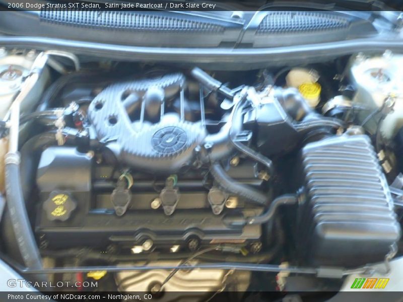 Satin Jade Pearlcoat / Dark Slate Grey 2006 Dodge Stratus SXT Sedan