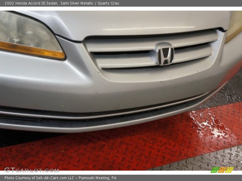 Satin Silver Metallic / Quartz Gray 2002 Honda Accord SE Sedan