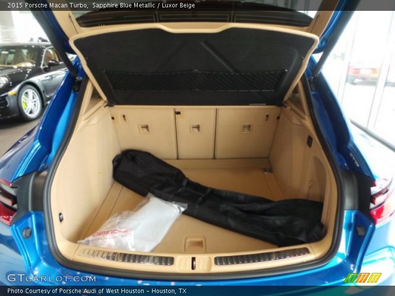  2015 Macan Turbo Trunk