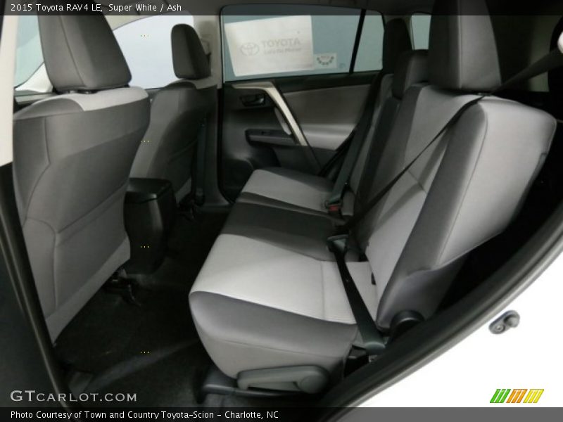 Super White / Ash 2015 Toyota RAV4 LE