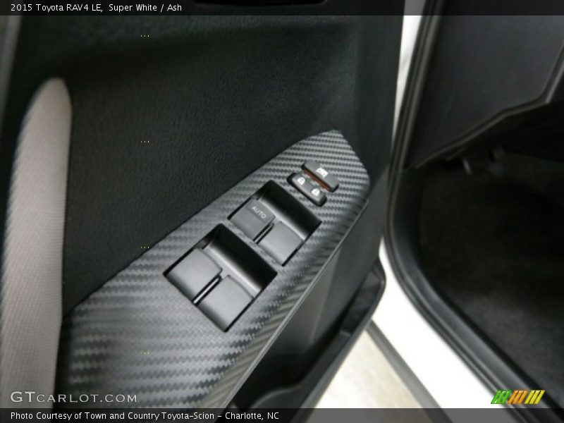 Super White / Ash 2015 Toyota RAV4 LE