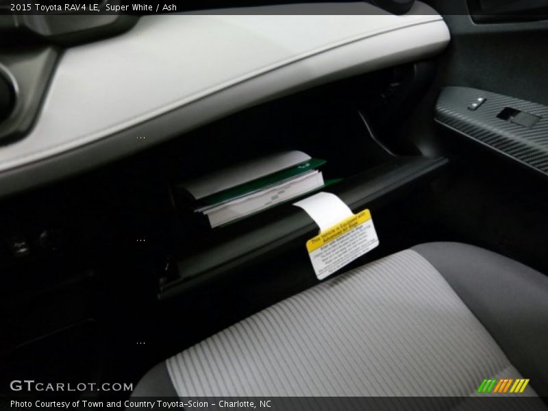 Super White / Ash 2015 Toyota RAV4 LE