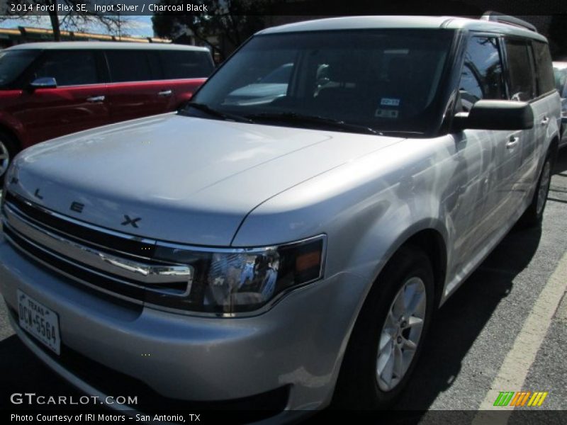 Ingot Silver / Charcoal Black 2014 Ford Flex SE