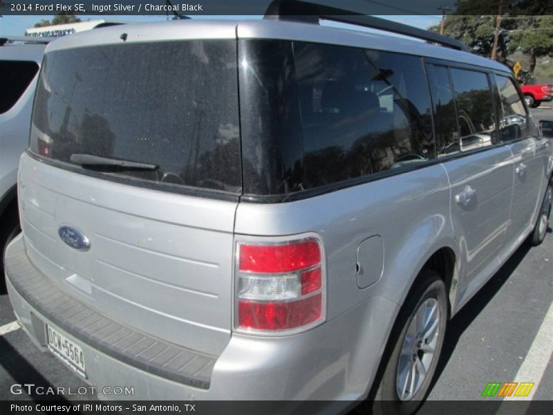 Ingot Silver / Charcoal Black 2014 Ford Flex SE