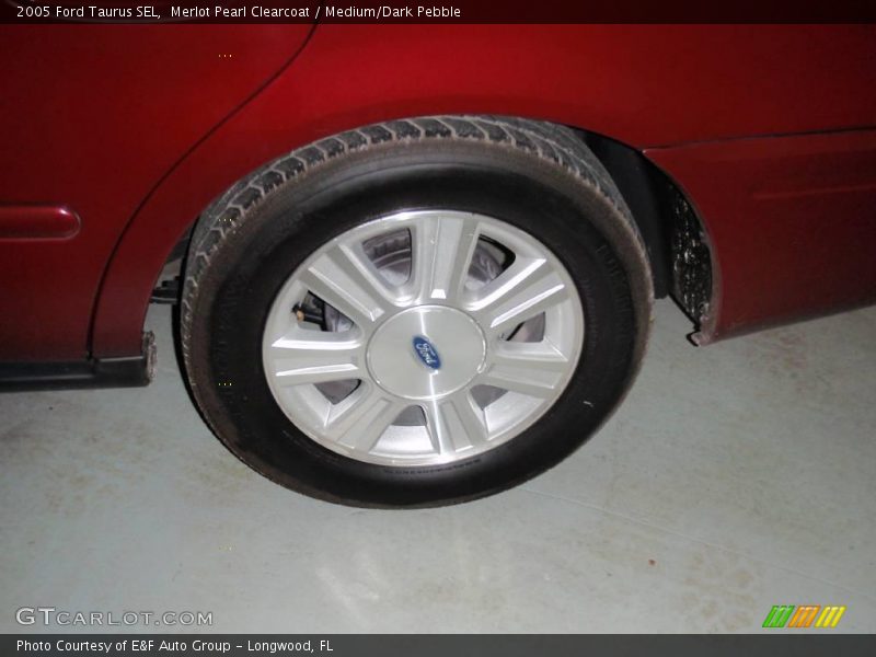 Merlot Pearl Clearcoat / Medium/Dark Pebble 2005 Ford Taurus SEL