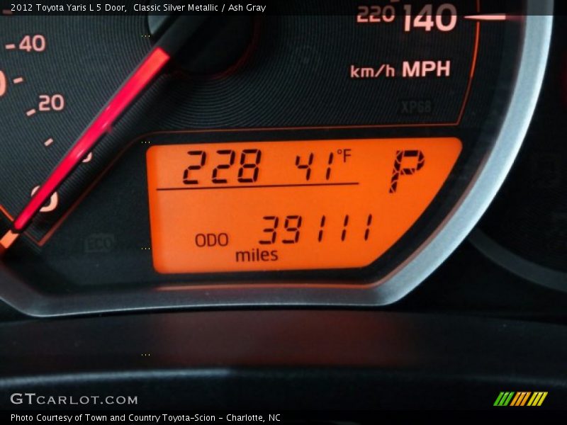 Classic Silver Metallic / Ash Gray 2012 Toyota Yaris L 5 Door