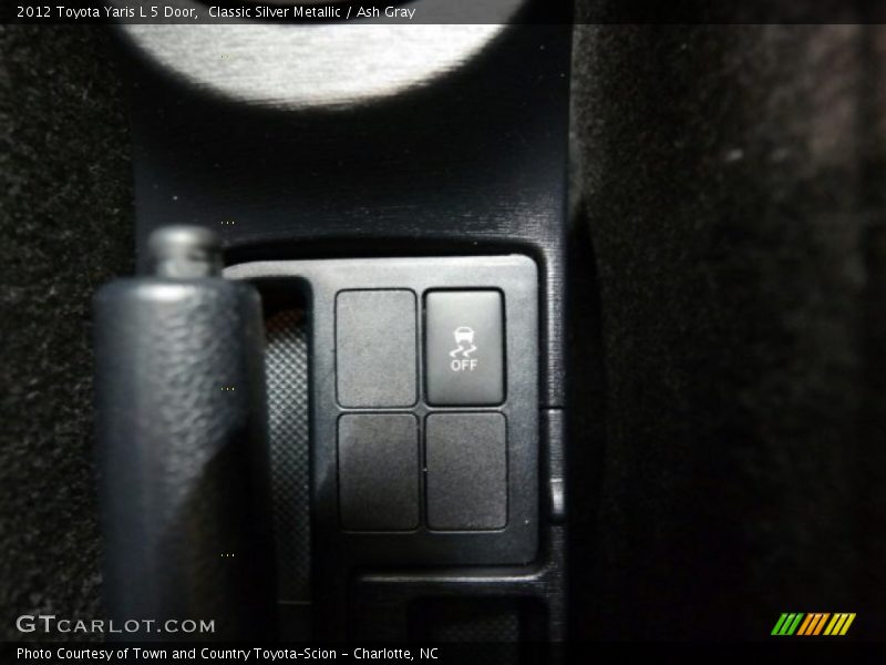 Classic Silver Metallic / Ash Gray 2012 Toyota Yaris L 5 Door