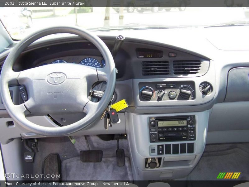 Super White / Gray 2002 Toyota Sienna LE