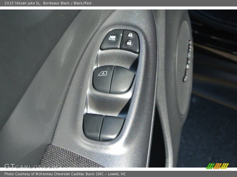 Bordeaux Black / Black/Red 2015 Nissan Juke SL