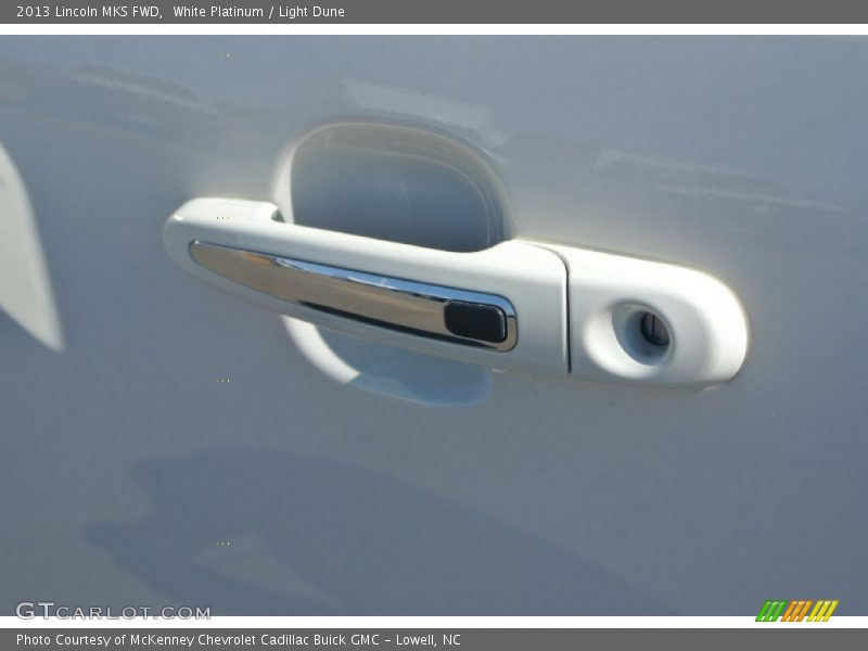 White Platinum / Light Dune 2013 Lincoln MKS FWD