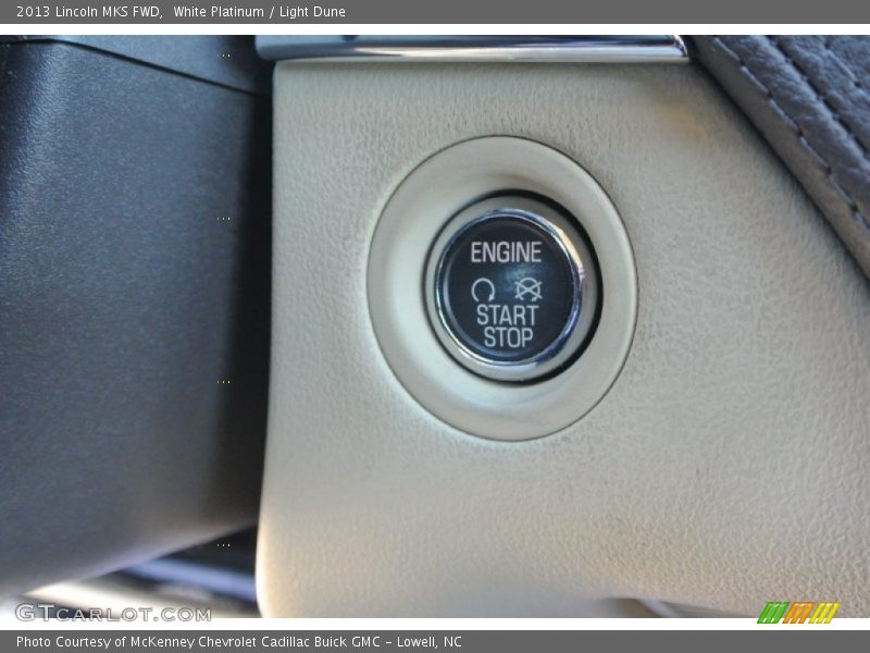 White Platinum / Light Dune 2013 Lincoln MKS FWD