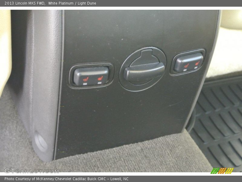 White Platinum / Light Dune 2013 Lincoln MKS FWD