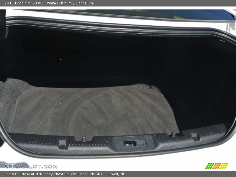 White Platinum / Light Dune 2013 Lincoln MKS FWD