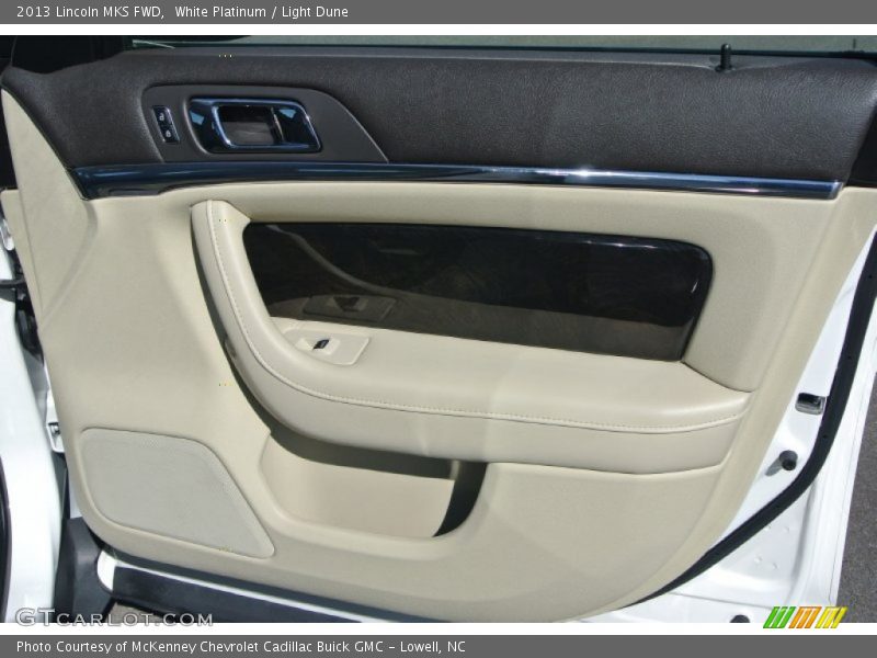 White Platinum / Light Dune 2013 Lincoln MKS FWD