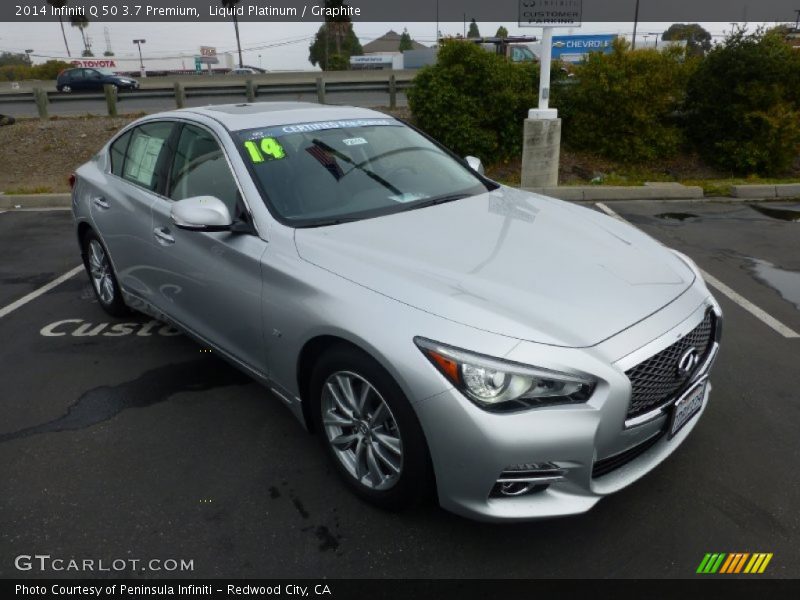 Front 3/4 View of 2014 Q 50 3.7 Premium