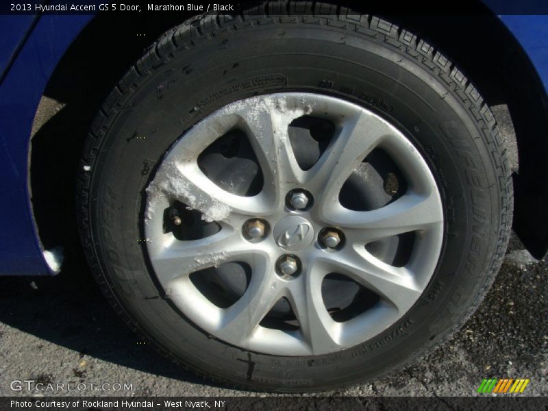 Marathon Blue / Black 2013 Hyundai Accent GS 5 Door