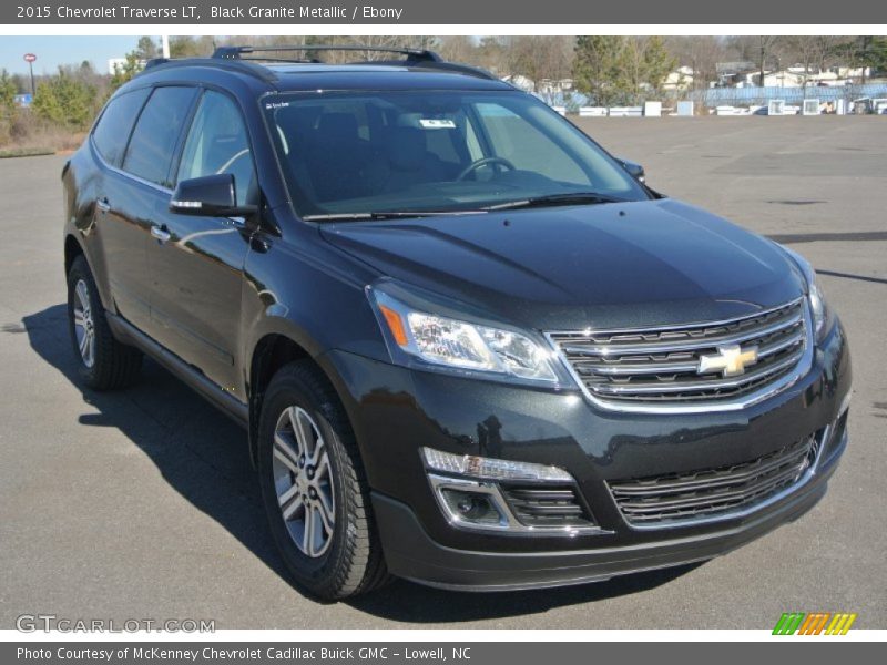 Front 3/4 View of 2015 Traverse LT