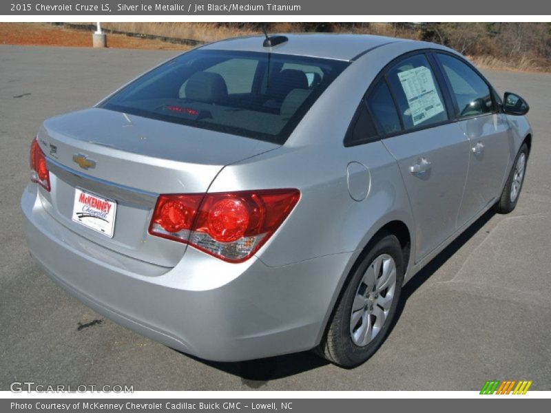 Silver Ice Metallic / Jet Black/Medium Titanium 2015 Chevrolet Cruze LS