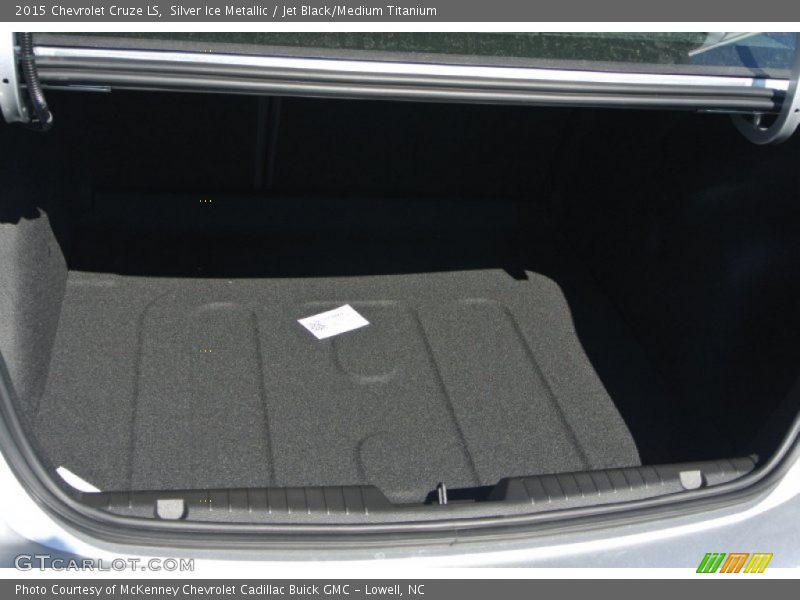 Silver Ice Metallic / Jet Black/Medium Titanium 2015 Chevrolet Cruze LS
