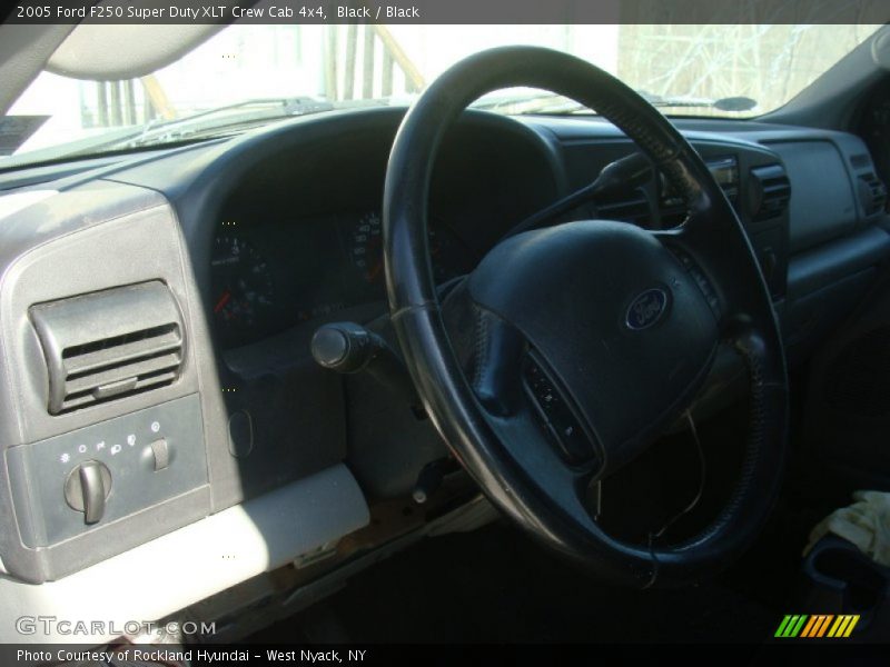 Black / Black 2005 Ford F250 Super Duty XLT Crew Cab 4x4