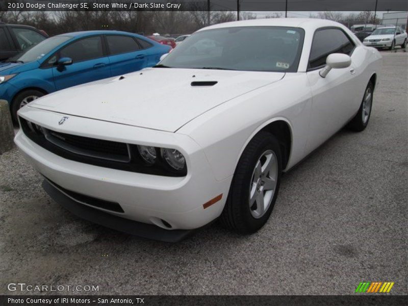 Stone White / Dark Slate Gray 2010 Dodge Challenger SE
