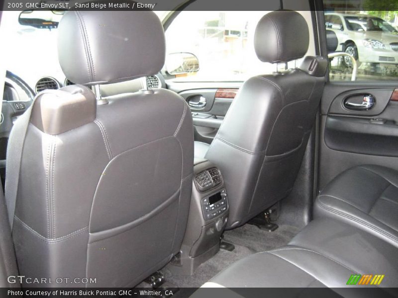 Sand Beige Metallic / Ebony 2005 GMC Envoy SLT