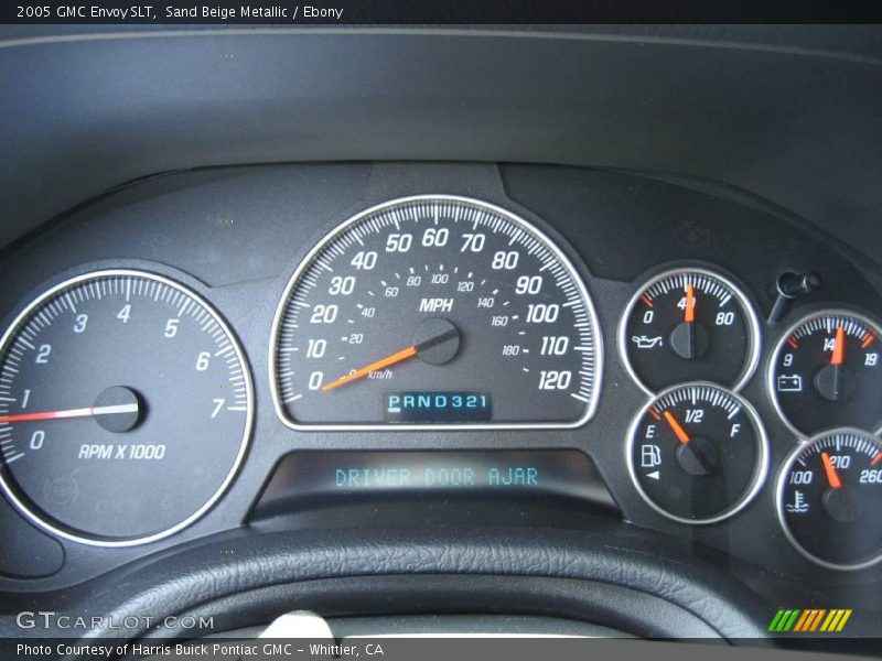 Sand Beige Metallic / Ebony 2005 GMC Envoy SLT