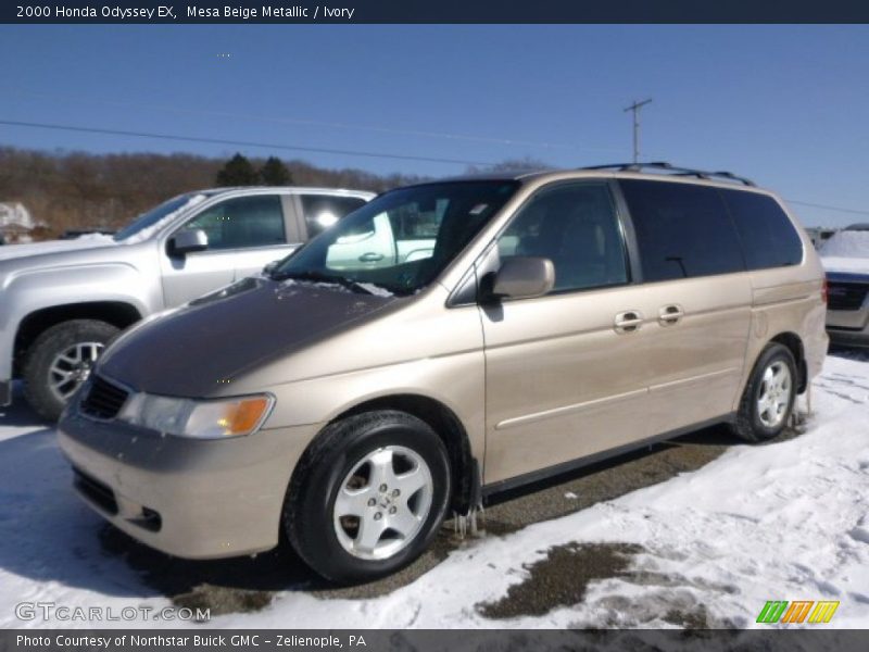 Front 3/4 View of 2000 Odyssey EX