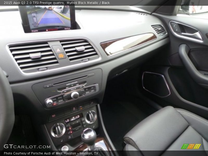 Mythos Black Metallic / Black 2015 Audi Q3 2.0 TFSI Prestige quattro
