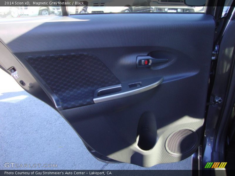 Magnetic Gray Metallic / Black 2014 Scion xD