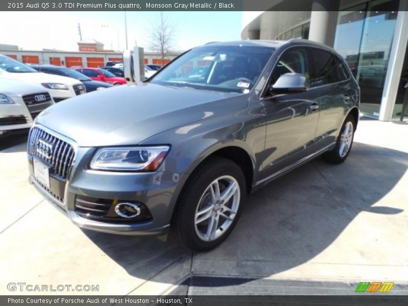 Front 3/4 View of 2015 Q5 3.0 TDI Premium Plus quattro