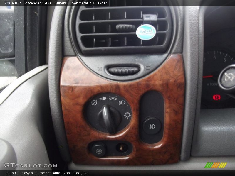 Mineral Silver Metallic / Pewter 2004 Isuzu Ascender S 4x4