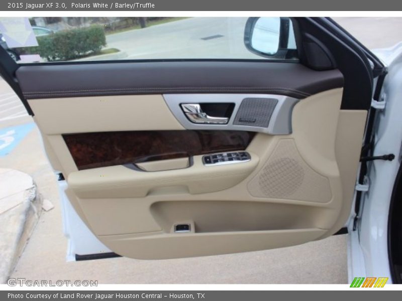 Polaris White / Barley/Truffle 2015 Jaguar XF 3.0