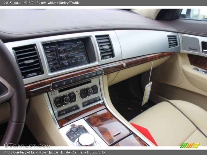 Polaris White / Barley/Truffle 2015 Jaguar XF 3.0