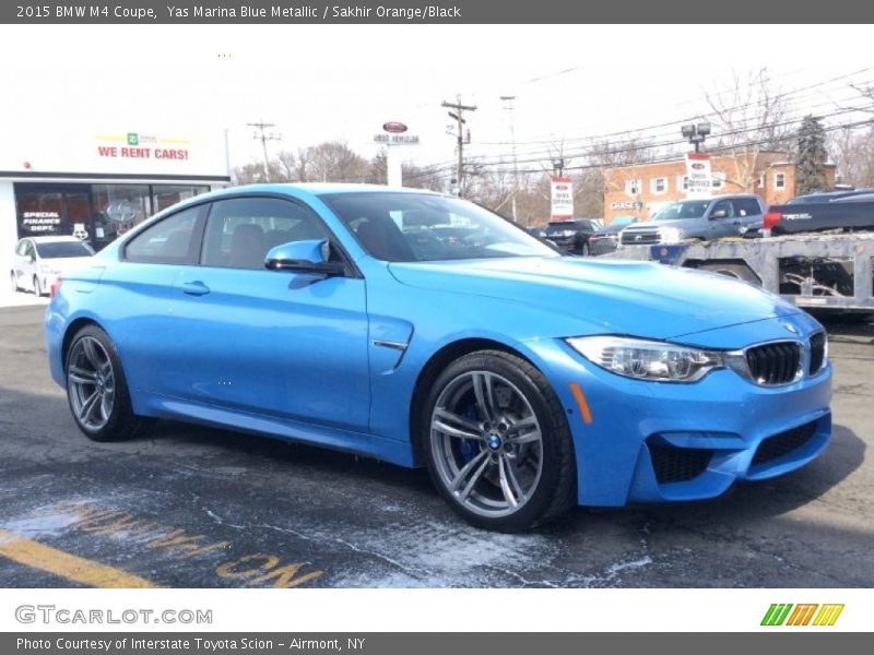 Front 3/4 View of 2015 M4 Coupe