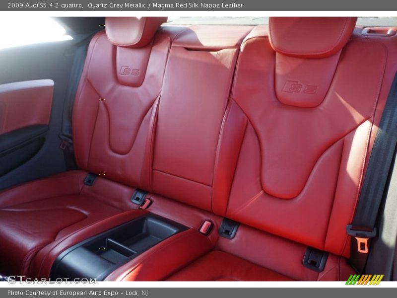 Quartz Grey Metallic / Magma Red Silk Nappa Leather 2009 Audi S5 4.2 quattro