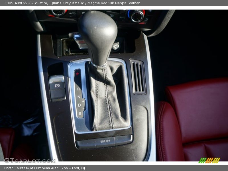 Quartz Grey Metallic / Magma Red Silk Nappa Leather 2009 Audi S5 4.2 quattro