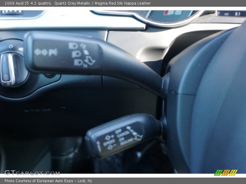 Quartz Grey Metallic / Magma Red Silk Nappa Leather 2009 Audi S5 4.2 quattro