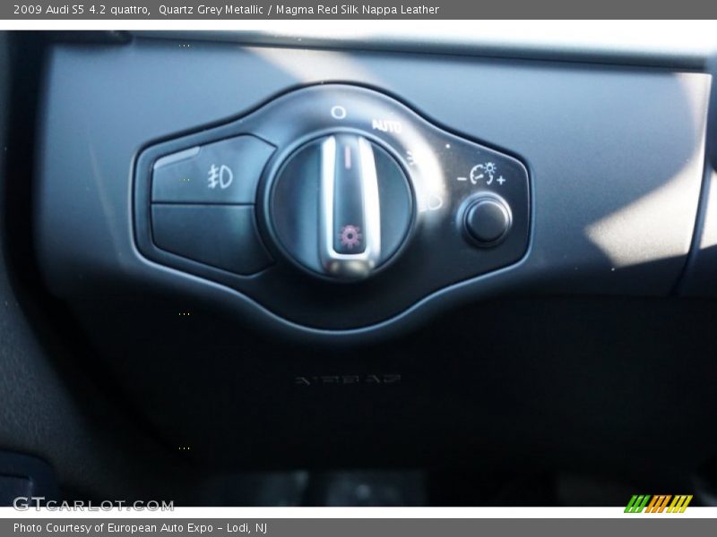 Quartz Grey Metallic / Magma Red Silk Nappa Leather 2009 Audi S5 4.2 quattro
