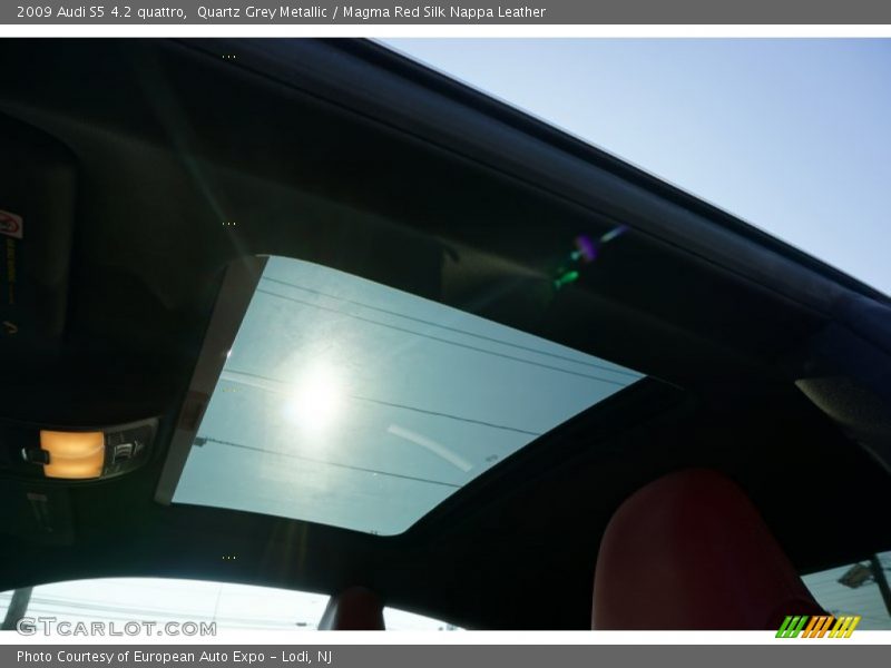Quartz Grey Metallic / Magma Red Silk Nappa Leather 2009 Audi S5 4.2 quattro
