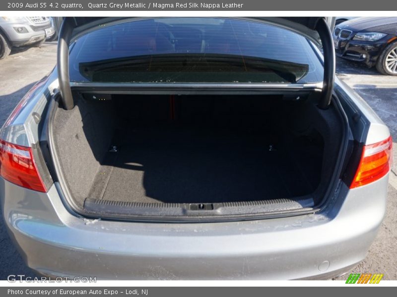 Quartz Grey Metallic / Magma Red Silk Nappa Leather 2009 Audi S5 4.2 quattro