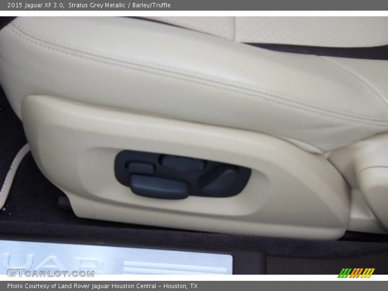 Stratus Grey Metallic / Barley/Truffle 2015 Jaguar XF 3.0