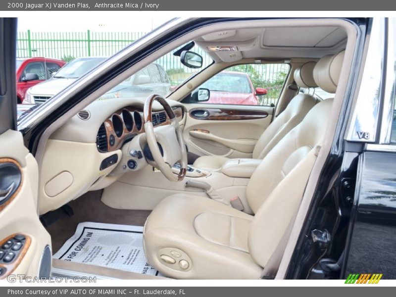 Anthracite Mica / Ivory 2000 Jaguar XJ Vanden Plas