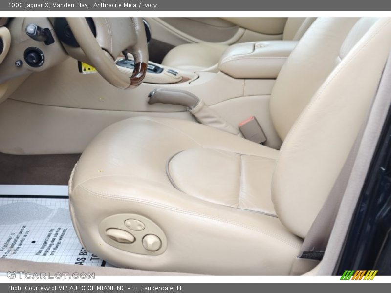Anthracite Mica / Ivory 2000 Jaguar XJ Vanden Plas