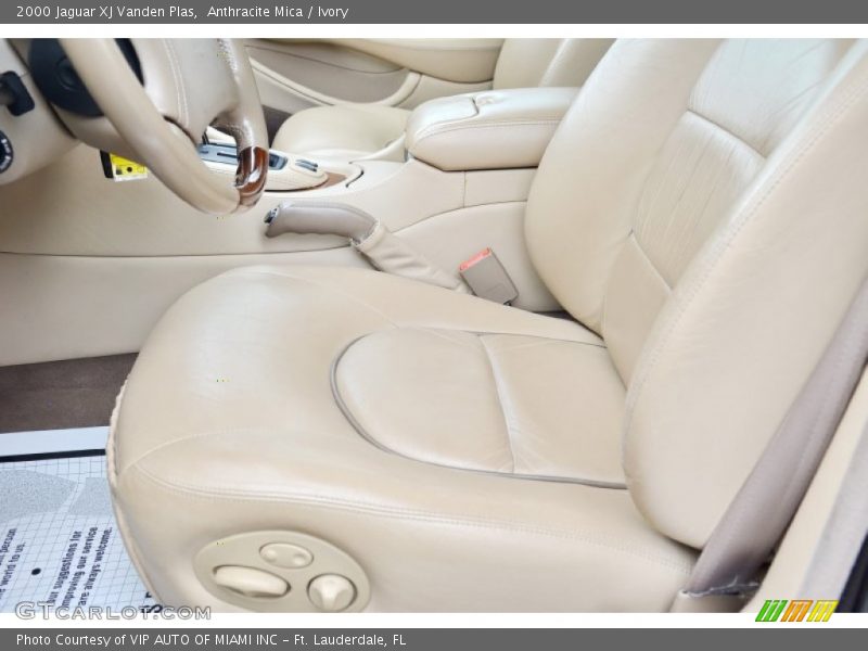 Anthracite Mica / Ivory 2000 Jaguar XJ Vanden Plas