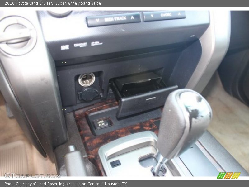 Super White / Sand Beige 2010 Toyota Land Cruiser