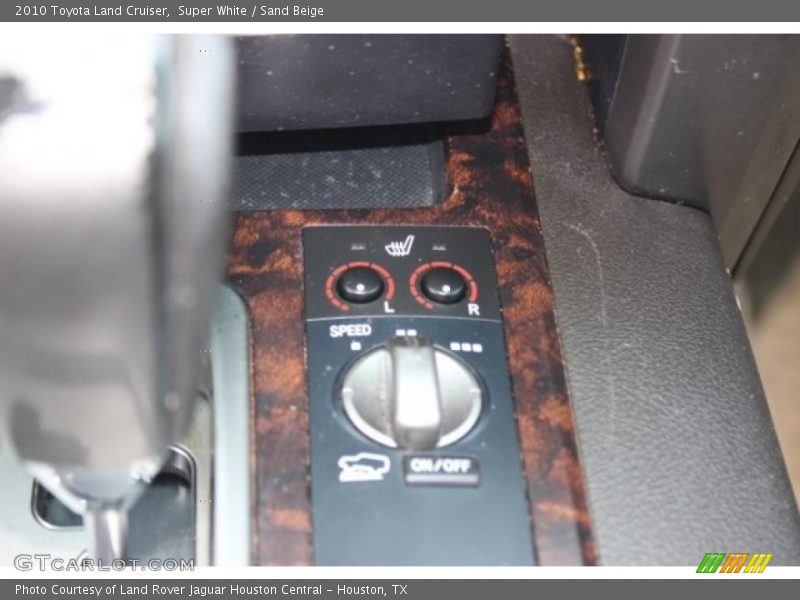 Super White / Sand Beige 2010 Toyota Land Cruiser