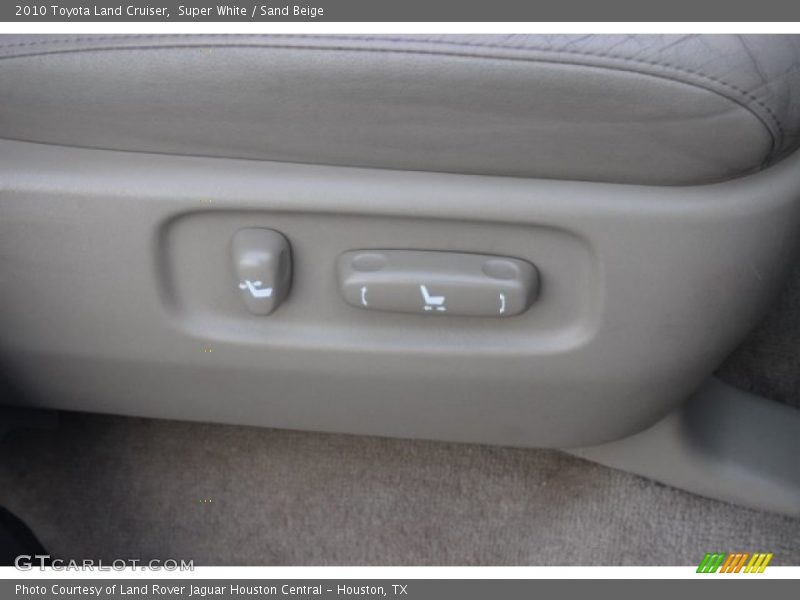 Super White / Sand Beige 2010 Toyota Land Cruiser